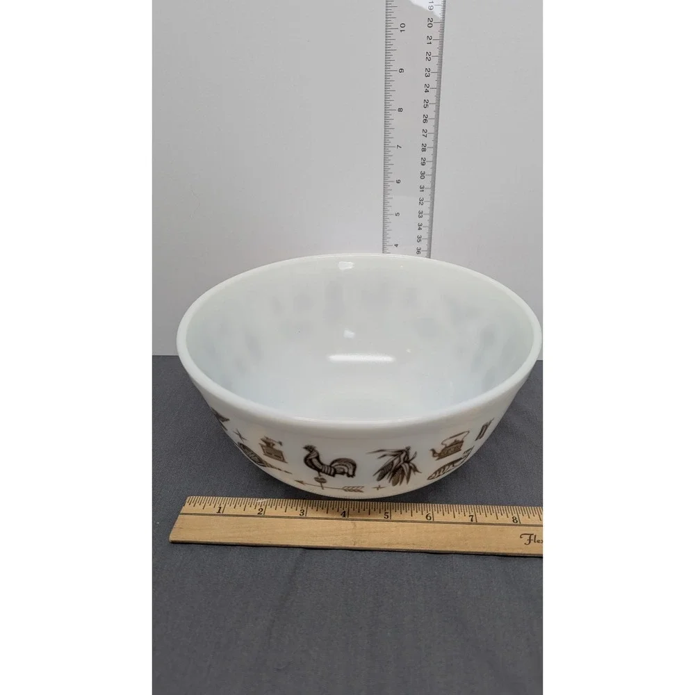 PYREX Early American Mixing Bowl 403 2.5 Qt White Brown Milk Glass Vintage